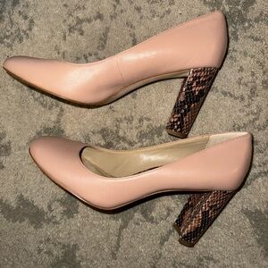 Womens Ann Taylor pumps size 8m